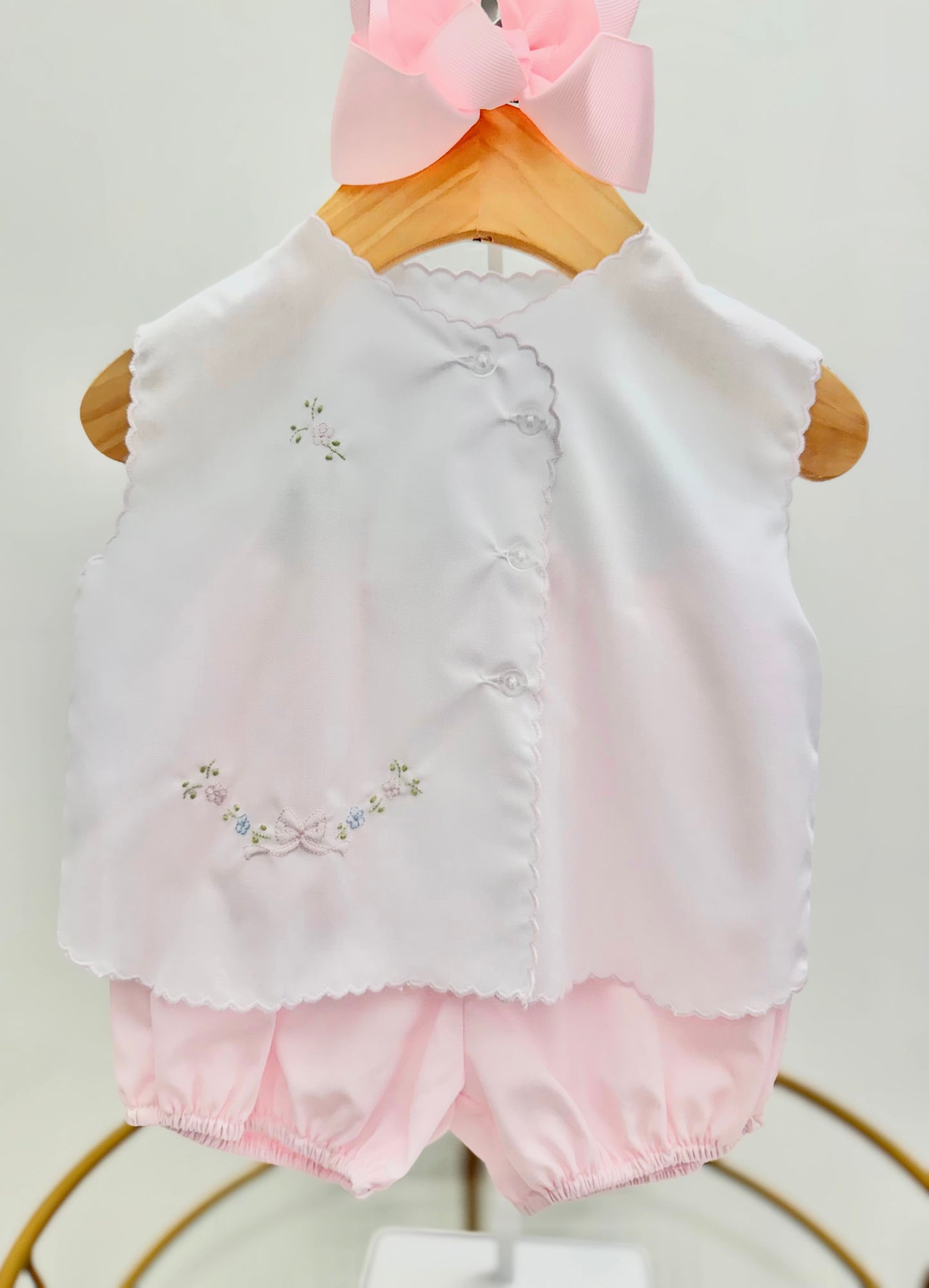 White Diaper Set w/ Embroidered Bow